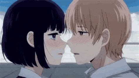 Inuyasha y Kikyo Inuyasha. . Besos gif anime